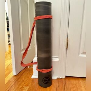 LULULEMON YOGA MAT + STRAP